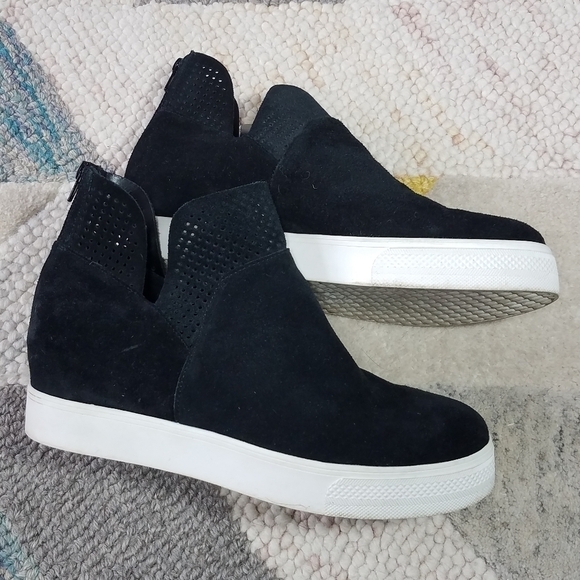 Steve Madden Winni Suede Sneaker Bootie 11 - Picture 1 of 11